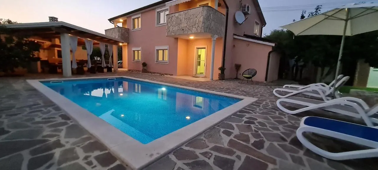 Amna Home Buje Lejlighed