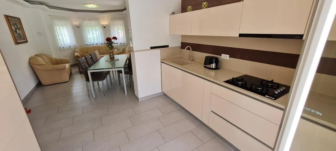 Amna Home Buje