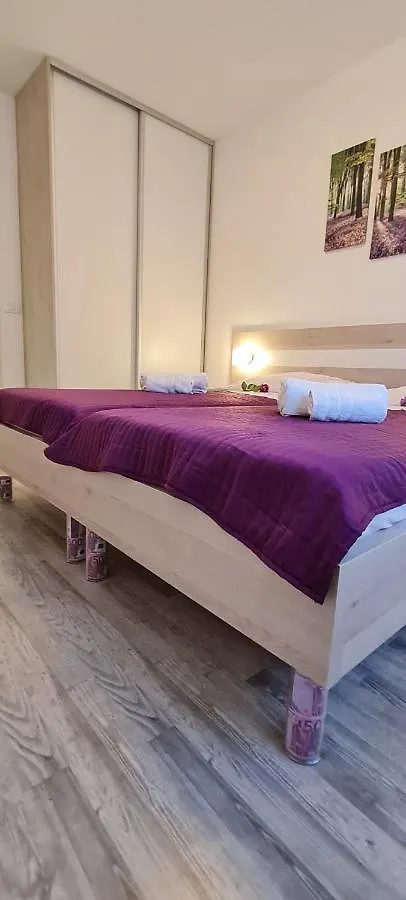 Amna Home Buje 0*,  Kroatien